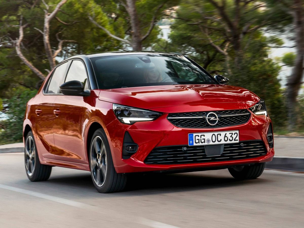 Foto: En acción el nuevo Opel Cosa-e que apenas aporta cambios estéticos respecto a las versiones térmicas. 
