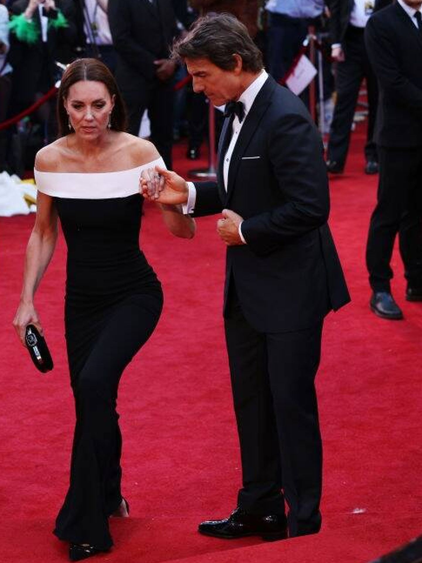 Kate Middleton y Tom Cruise, en la alfombra roja de Leicester Square. (Getty)