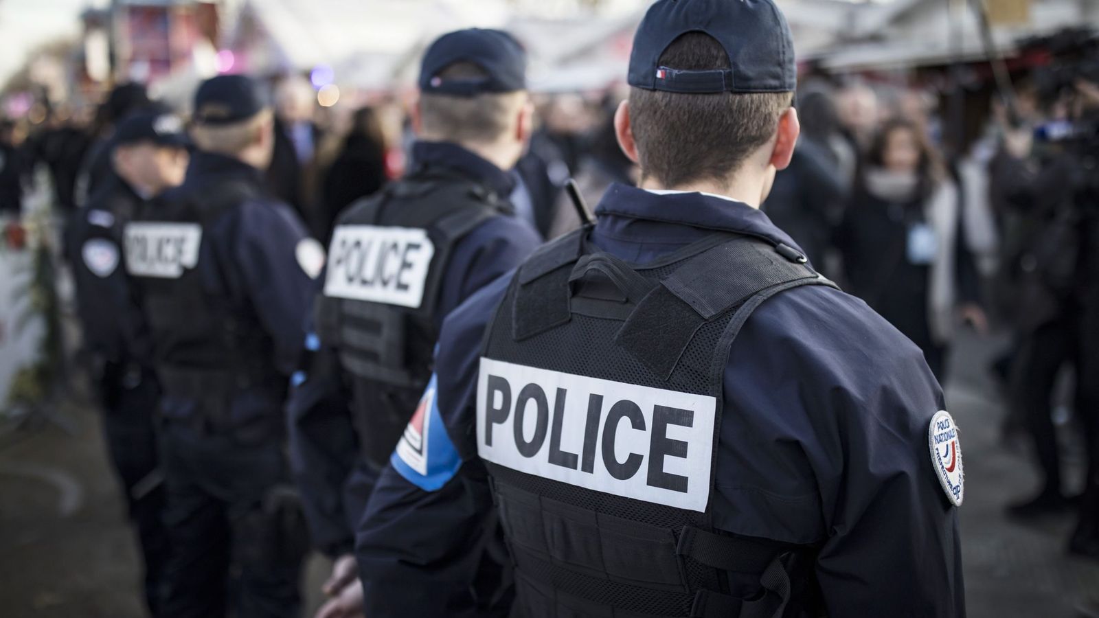 Foto: Imagen de archivo de varios policías franceses (EFE)