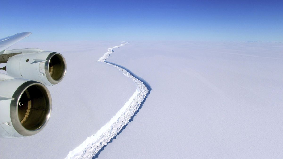 Un gigantesco iceberg del tamaño de Cantabria se desprende de la Antártida