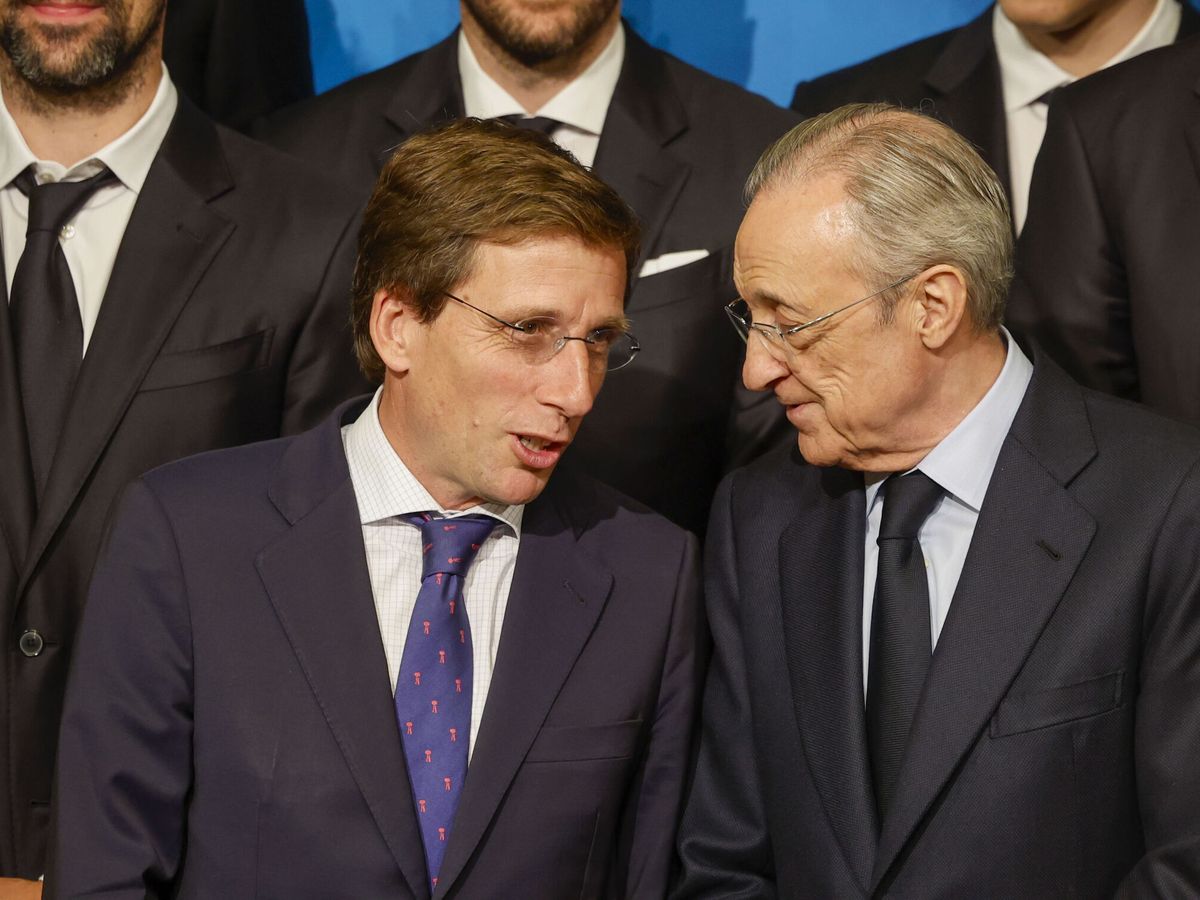 Foto: El alcalde de Madrid, José Luis Martínez-Almeida, y el presidente del Real Madrid, Florentino Pérez. (EFE/Juanjo Martin)