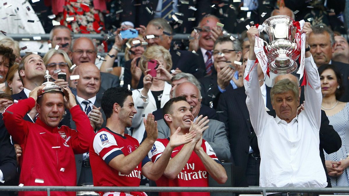 Una Copa vuelve a hacer grande al Arsenal de Arsène Wenger casi una década después