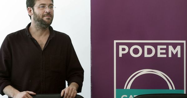 Foto: El líder de Podem, Albano Dante Fachin, durante una rueda de prensa en la sede del partido en Barcelona. (EFE)