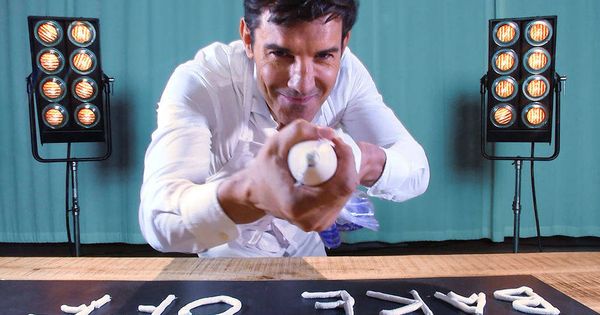 Foto: Jesús Vázquez, presentador de 'Bake Off España'. (Mediaset)