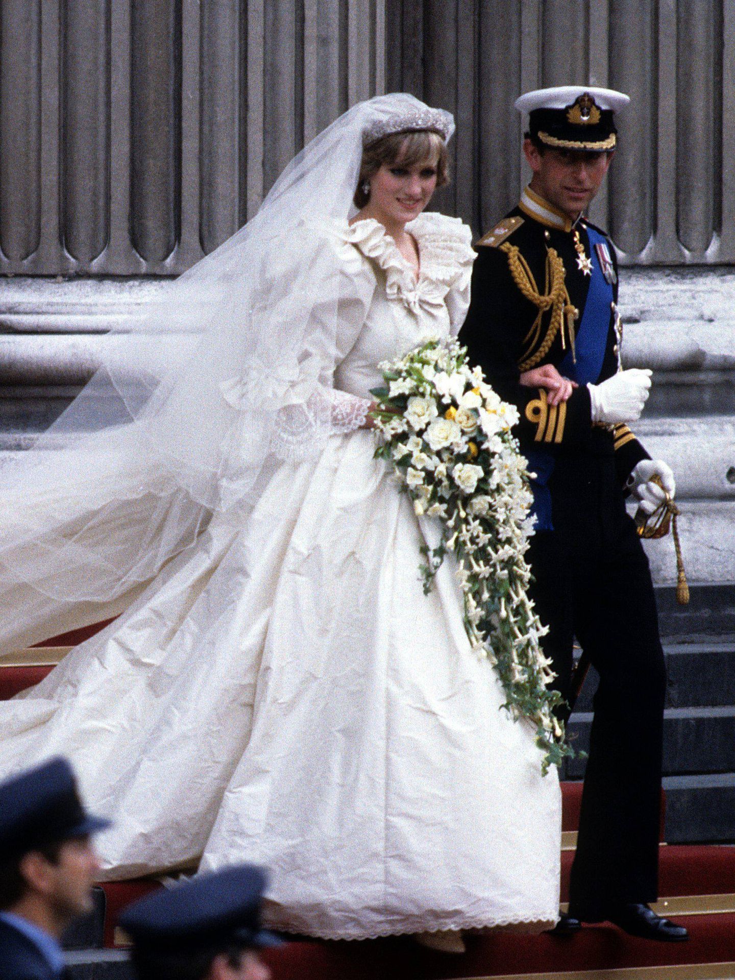 Diana de Gales y el príncipe Carlos, el día de su boda. (Cordon Press)