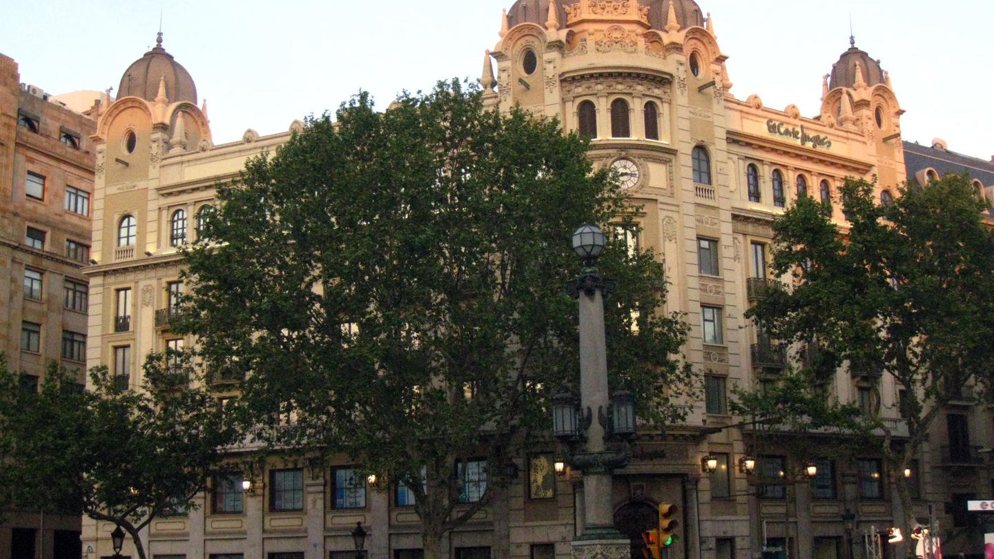 Plaza de Cataluña, 23