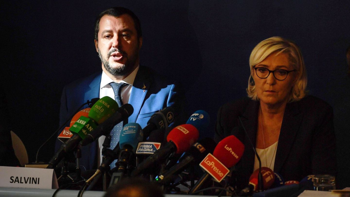 La ultraderechista francesa Marine Le Pen y el ministro italiano del Interior, Matteo Salvini. (EFE)