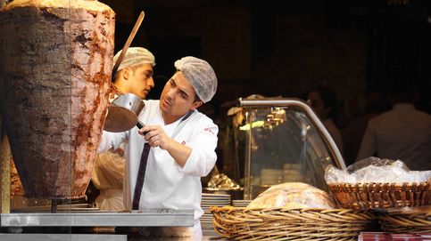El durum de Felipe VI: visita al mejor y peor kebab de Madrid