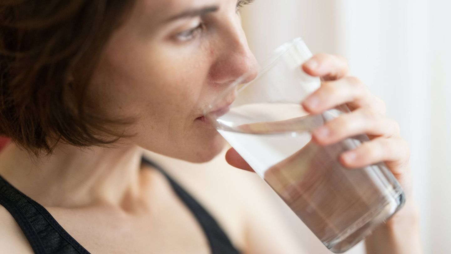 Beber agua para acelerar el metabolismo.(Unplash/Engin Akyurt)