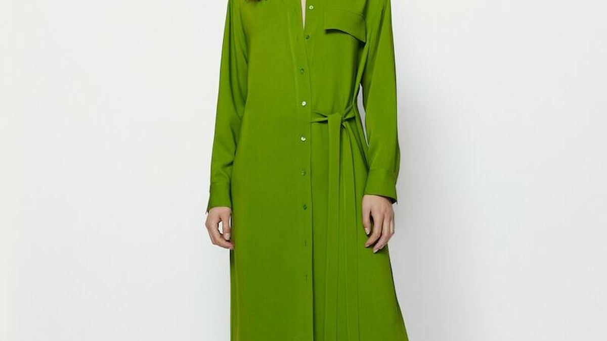 El nuevo vestido de Massimo Dutti estiliza la silueta con glamour, clase y tendencia