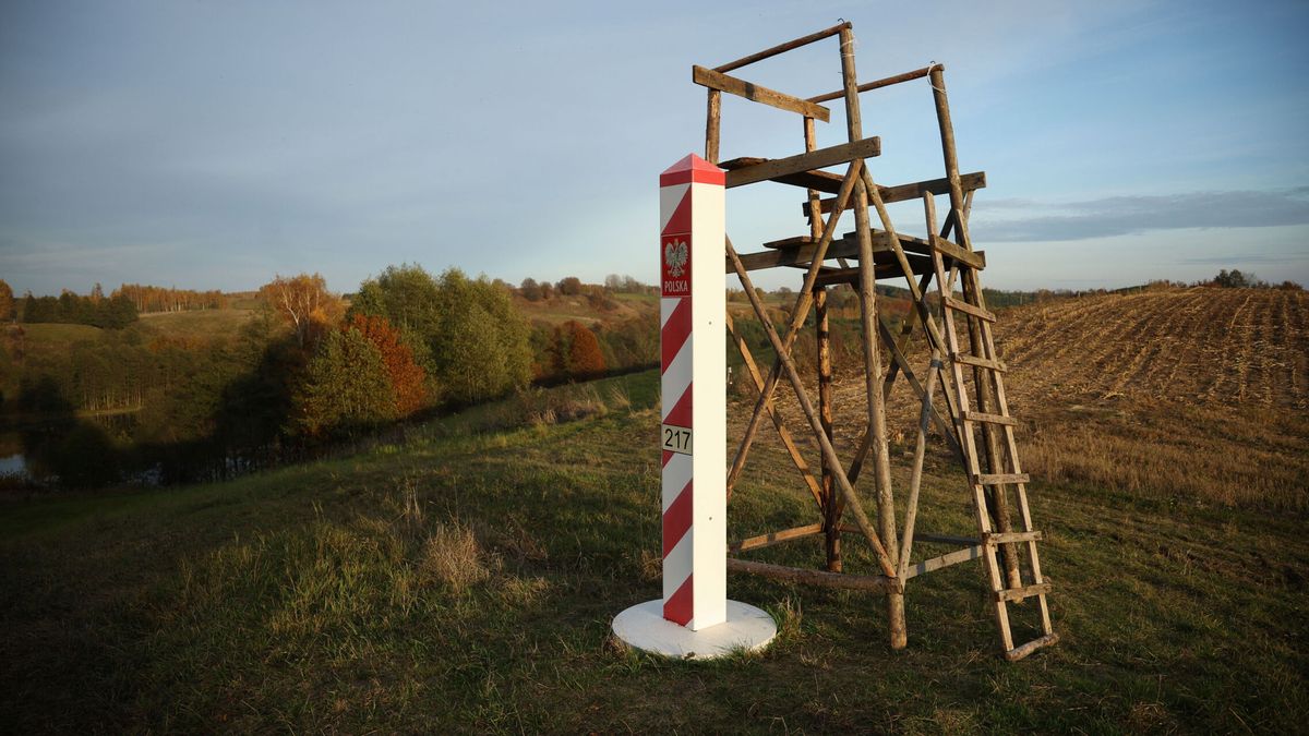 Polonia "sella su frontera" y levanta una barrera con el enclave ruso de Kaliningrado
