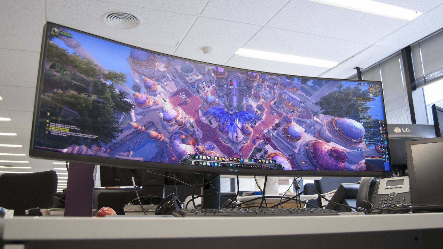He trabajado meses con este monitor gigante y lo tengo claro: a mí me  gustan grandes
