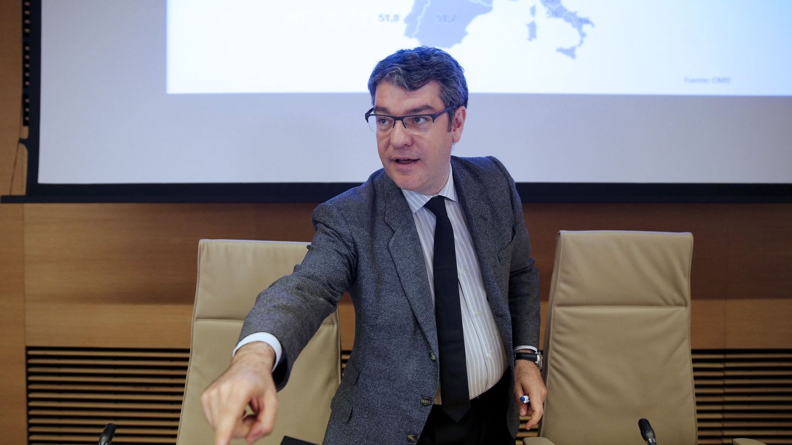 Foto: El ministro de Energía, Álvaro Nadal, en una comparecencia. (EFE)