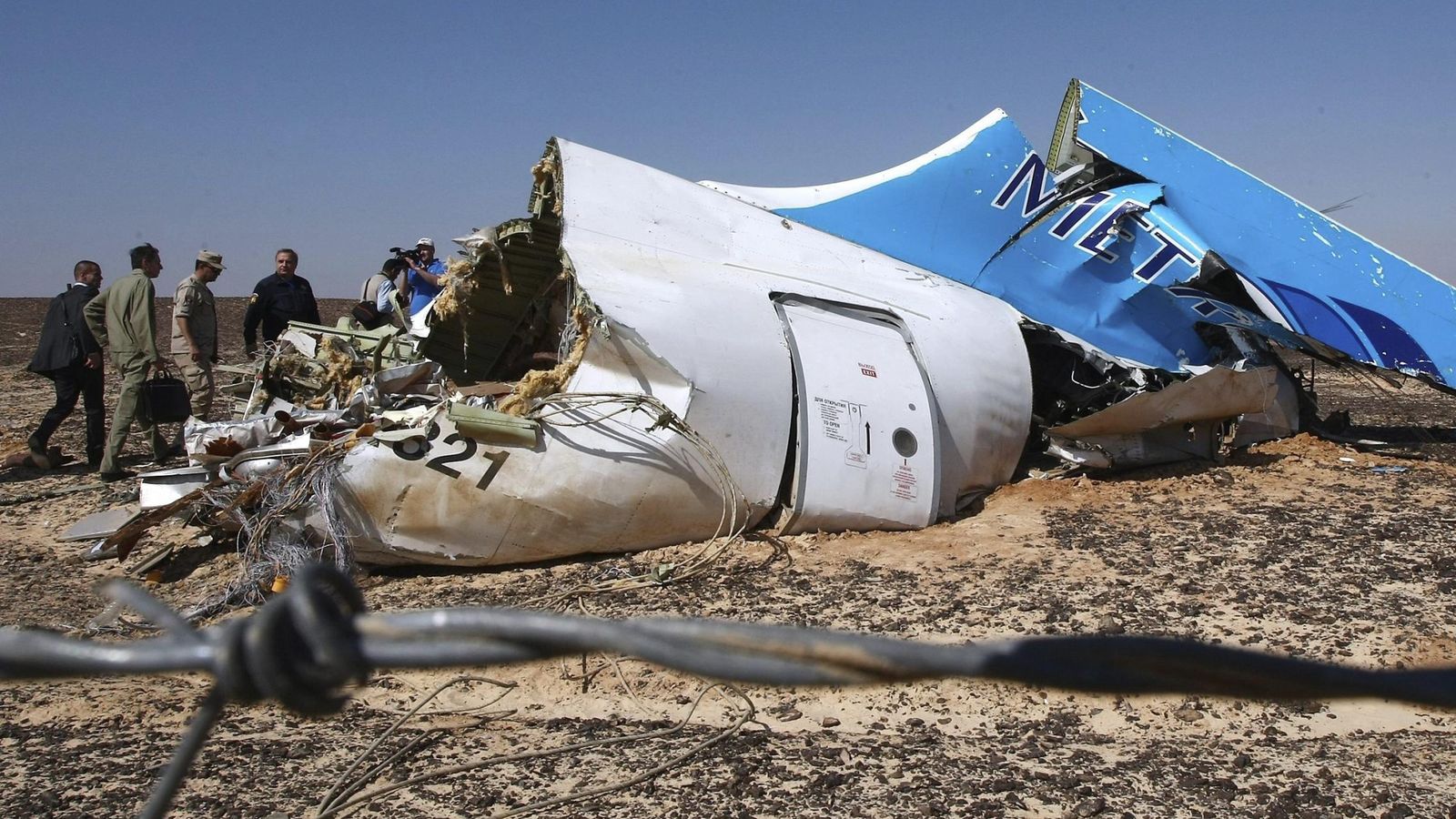 Foto: Parte del fuselaje del avión siniestrado en el Sinaí (Egipto) en el mes de octubre. (Efe)