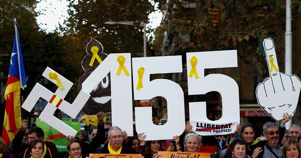 Foto: Protestas en Cataluña ante la aplicación del 155. (Reuters)