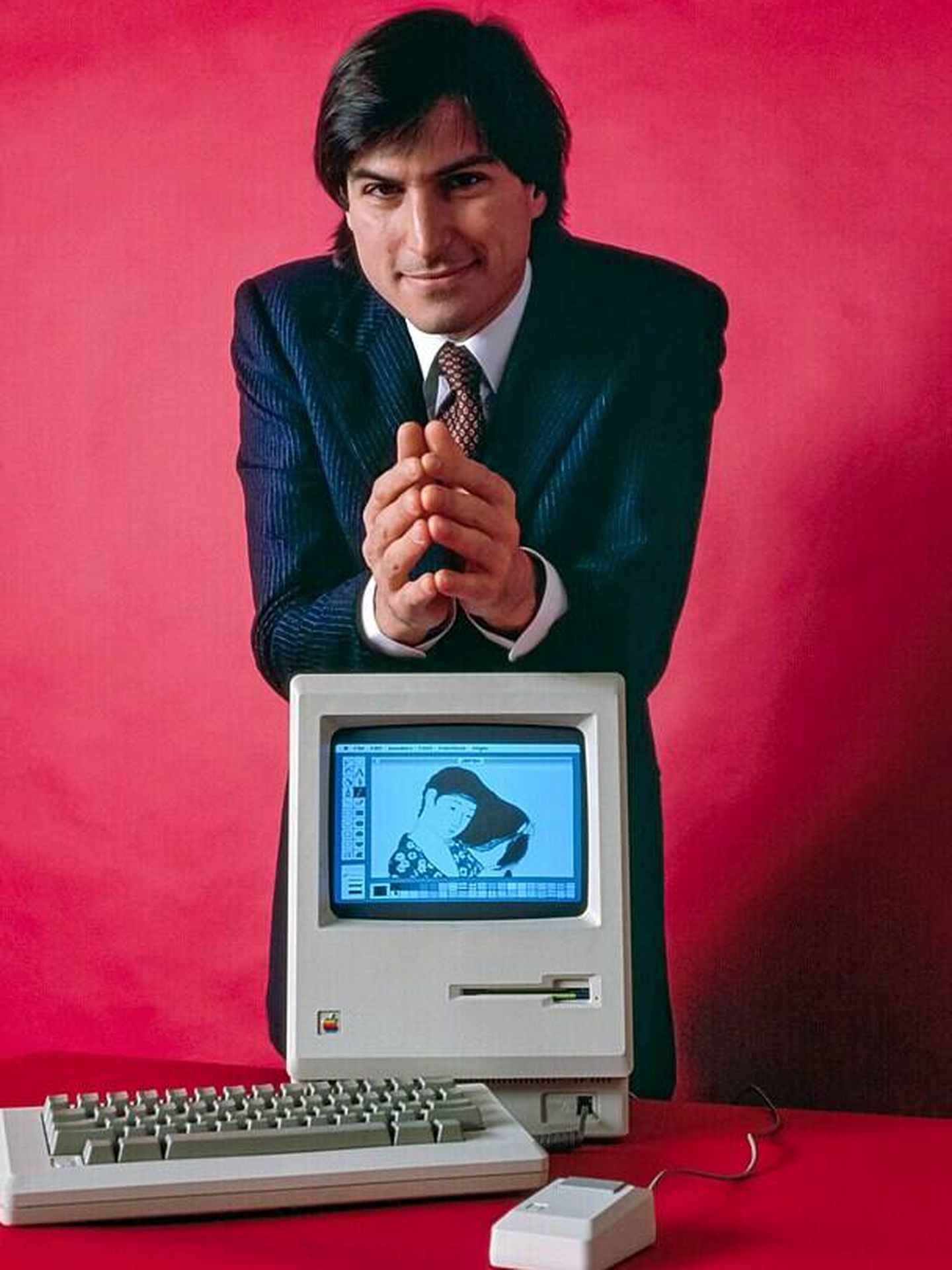 Steve Jobs y su Macintosh. (Bernard Gotfryd/CC)