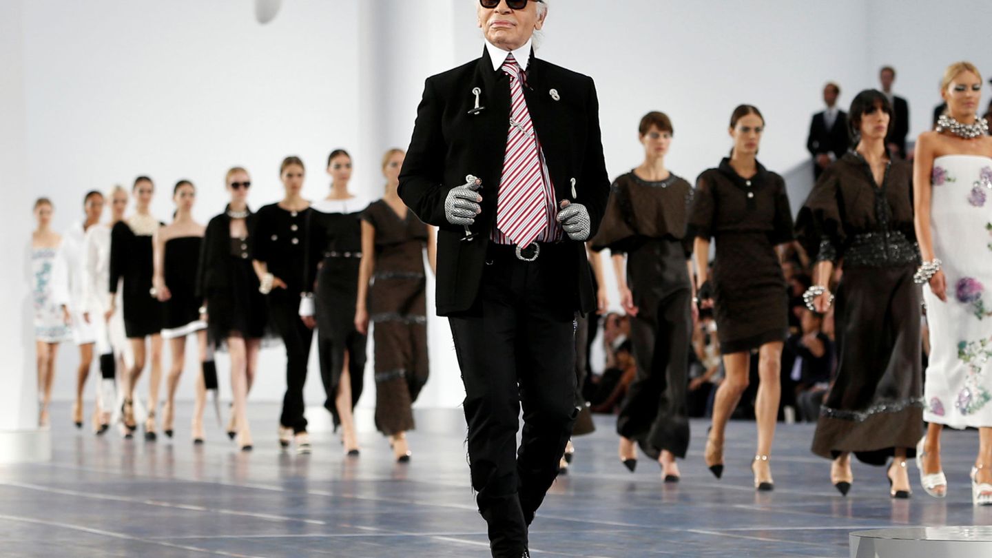 Karl Lagerfeld en uno de los múltiples desfiles de Chanel. (Reuters)