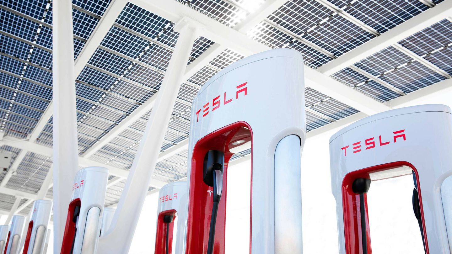 La red de carga de Tesla comenzará a cobrar a los coches que no sean Tesla