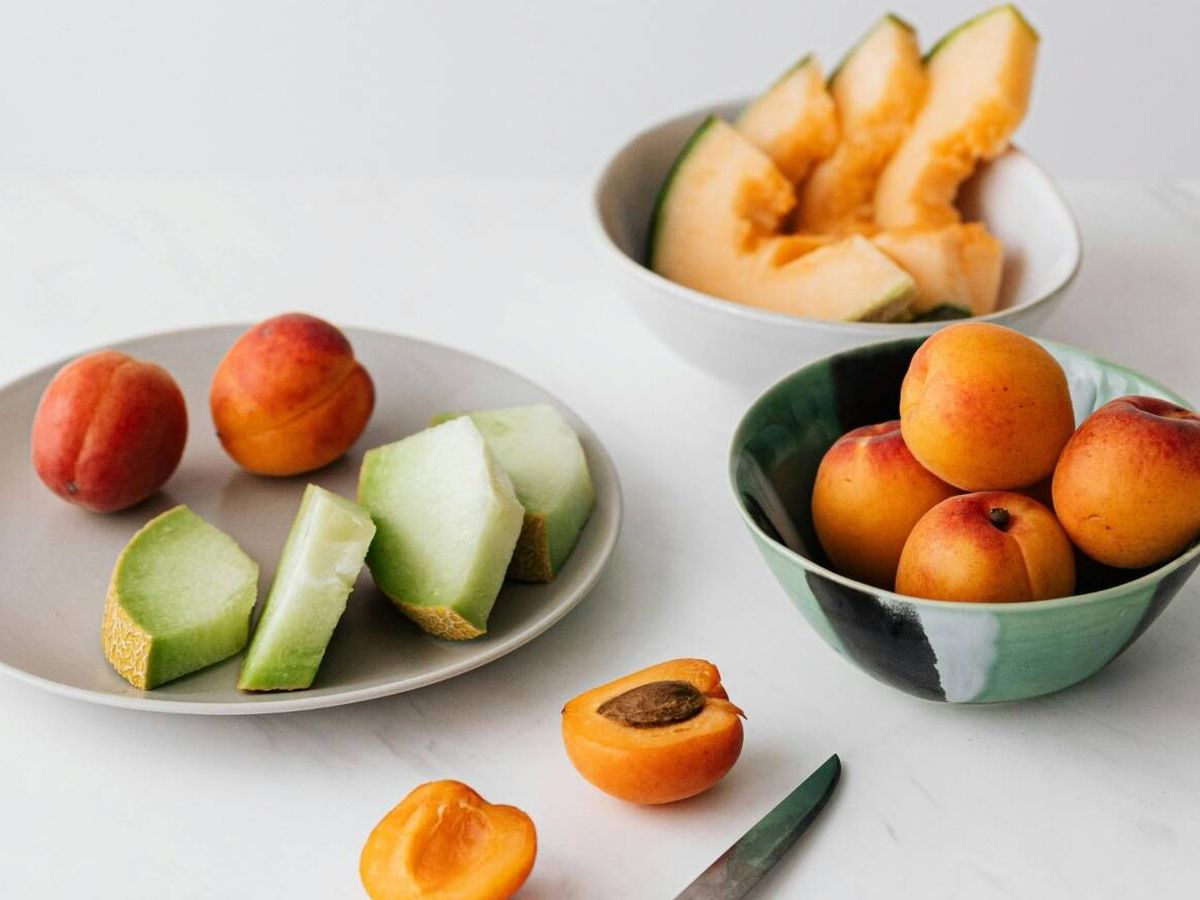 Foto: Frutas variadas típicas de verano. (Pexels/Karolina Grabowska)