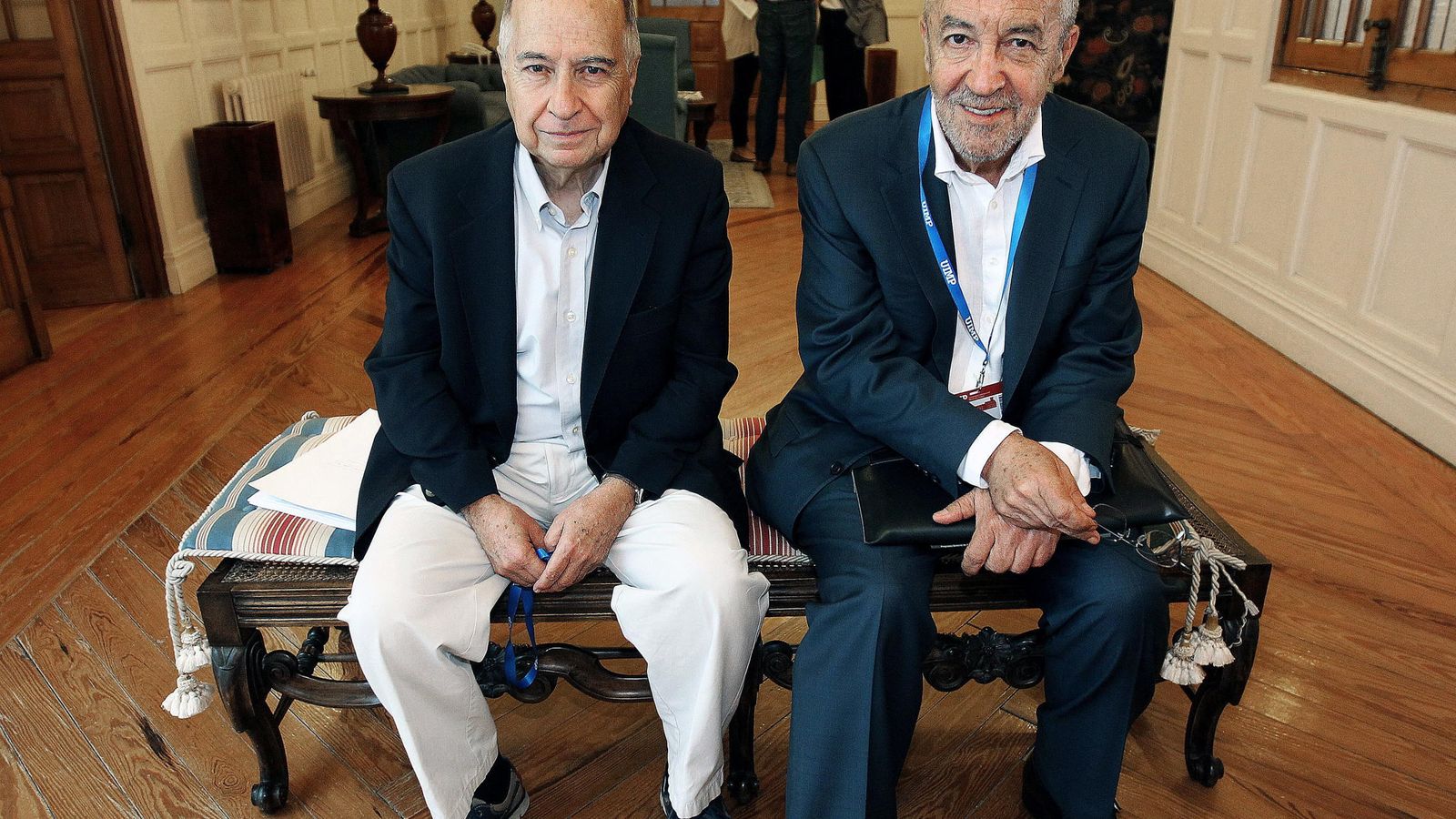 Foto: Pedro Arriola (d), junto al presidente de Metroscopia, José Juan Toharia.