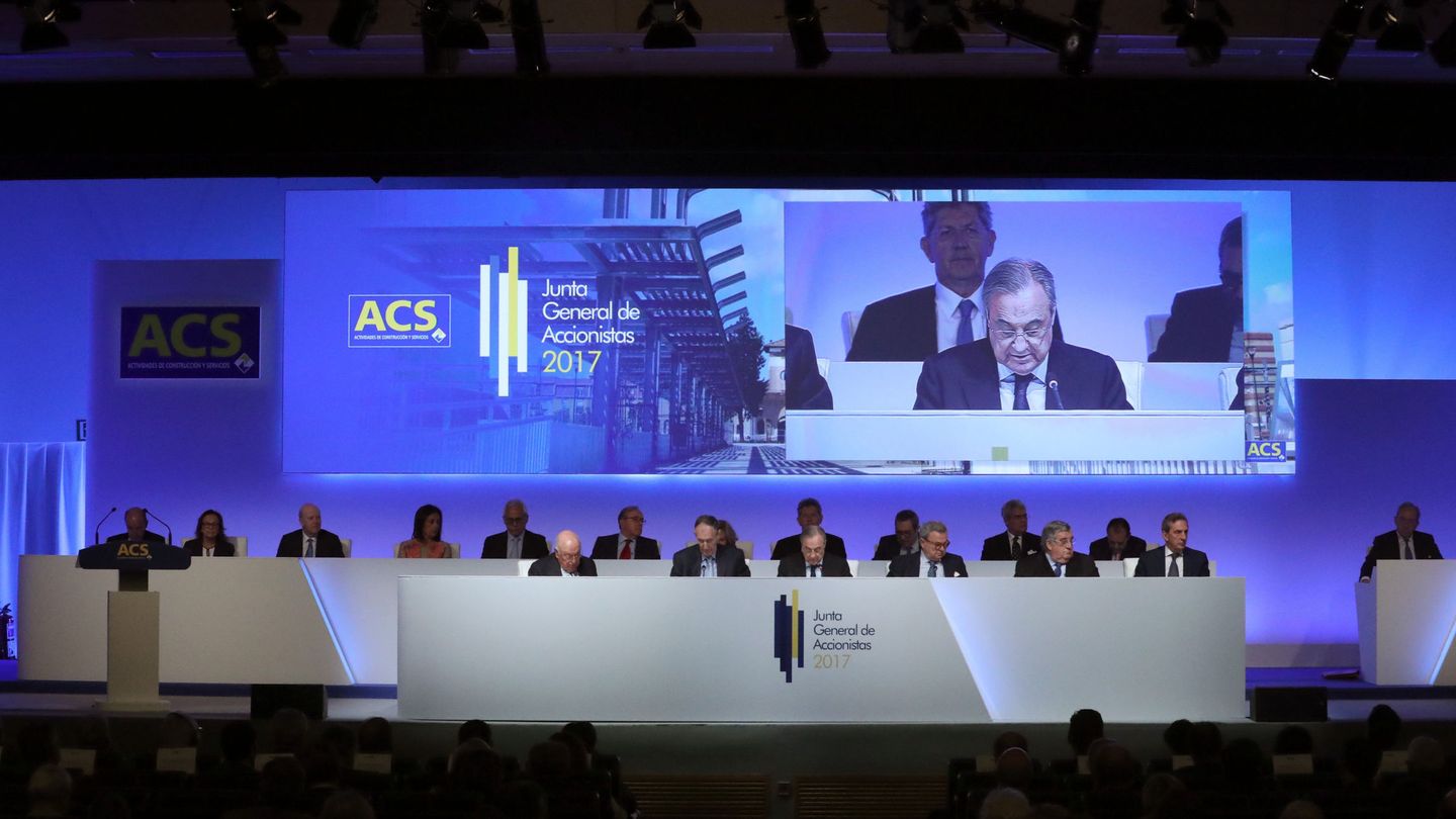 El presidente de ACS, Florentino Pérez, interviene en la junta de accionistas de la compañía. (EFE)