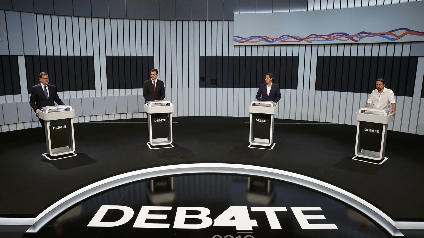 Los líderes de los cuatro principales partidos, en el debate de anoche. (Reuters)