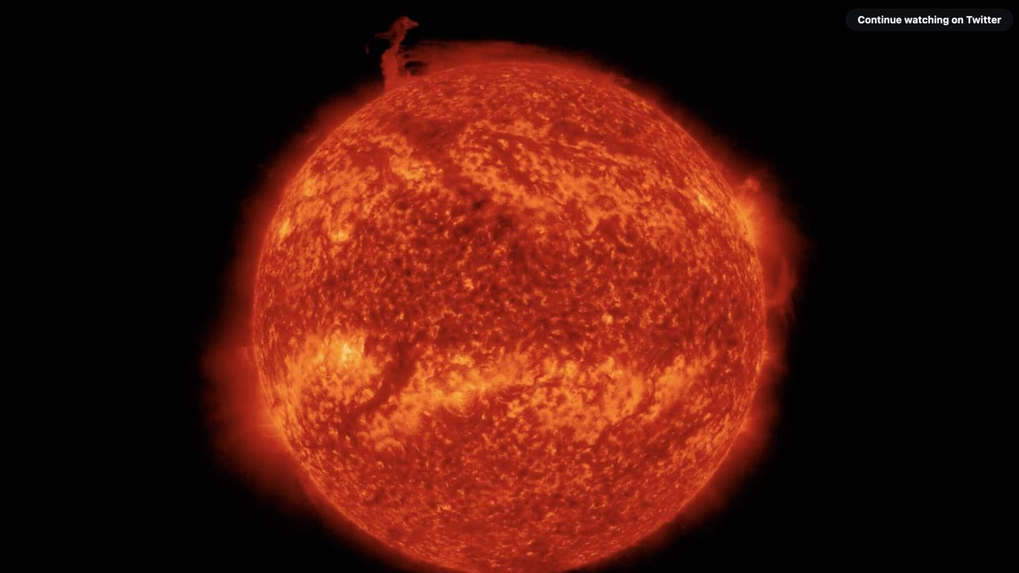 Un filamento gigante se rompió a principios de febrero en el polo norte del Sol. (NASA)