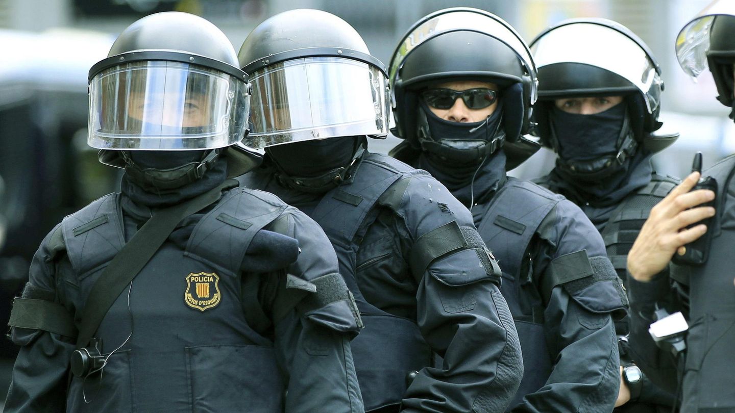 Dispositivo policial en Barcelona. (EFE)