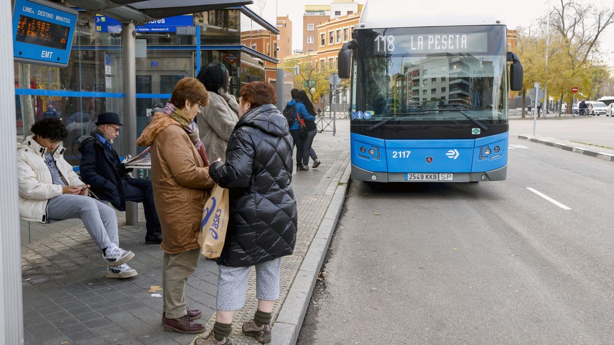 Qué es la Tarjeta Azul de transportes de Madrid: Requisitos, precio y cómo solicitarla