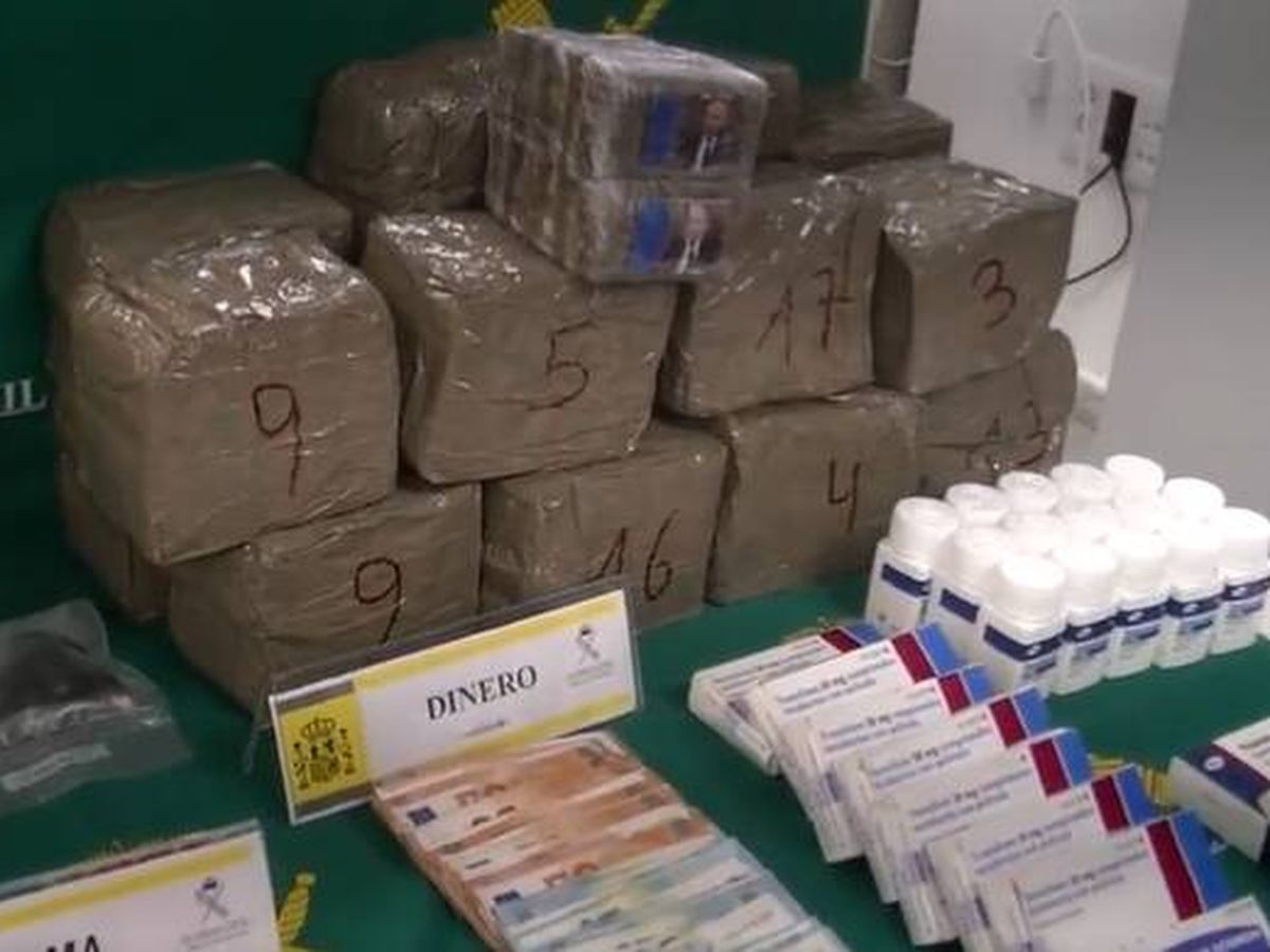 Foto: Se han incautado más de 30 kilos de hachís, 2.124 dosis de cocaína o dinero, entre otros (Guardia Civil Cáceres)