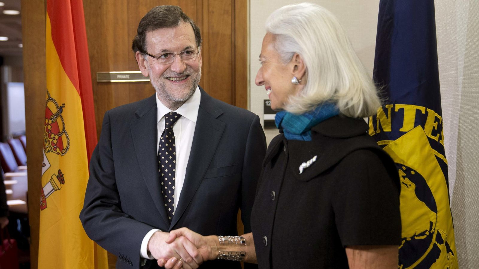 Foto: Saludo entre Christine Lagarde y Mariano Rajoy. (EFE)