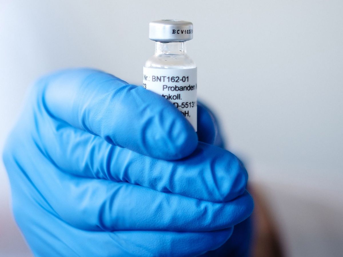 Foto: Reino Unido ha aprobado la vacuna de Pfizer antes que la suya propia. (EFE / EPA)