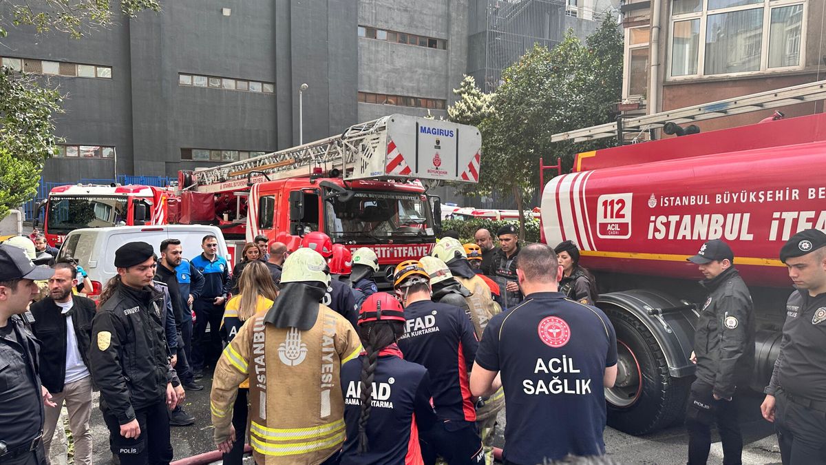 Al menos 29 muertos en el incendio en unas obras de una macrodiscoteca en Estambul
