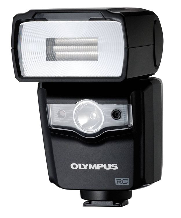 El Olympus FL-600R es un ‘flash’ de alta gama. Para empezar en la fotografía podemos adquirir uno mucho más modesto. (Imagen: Amazon)