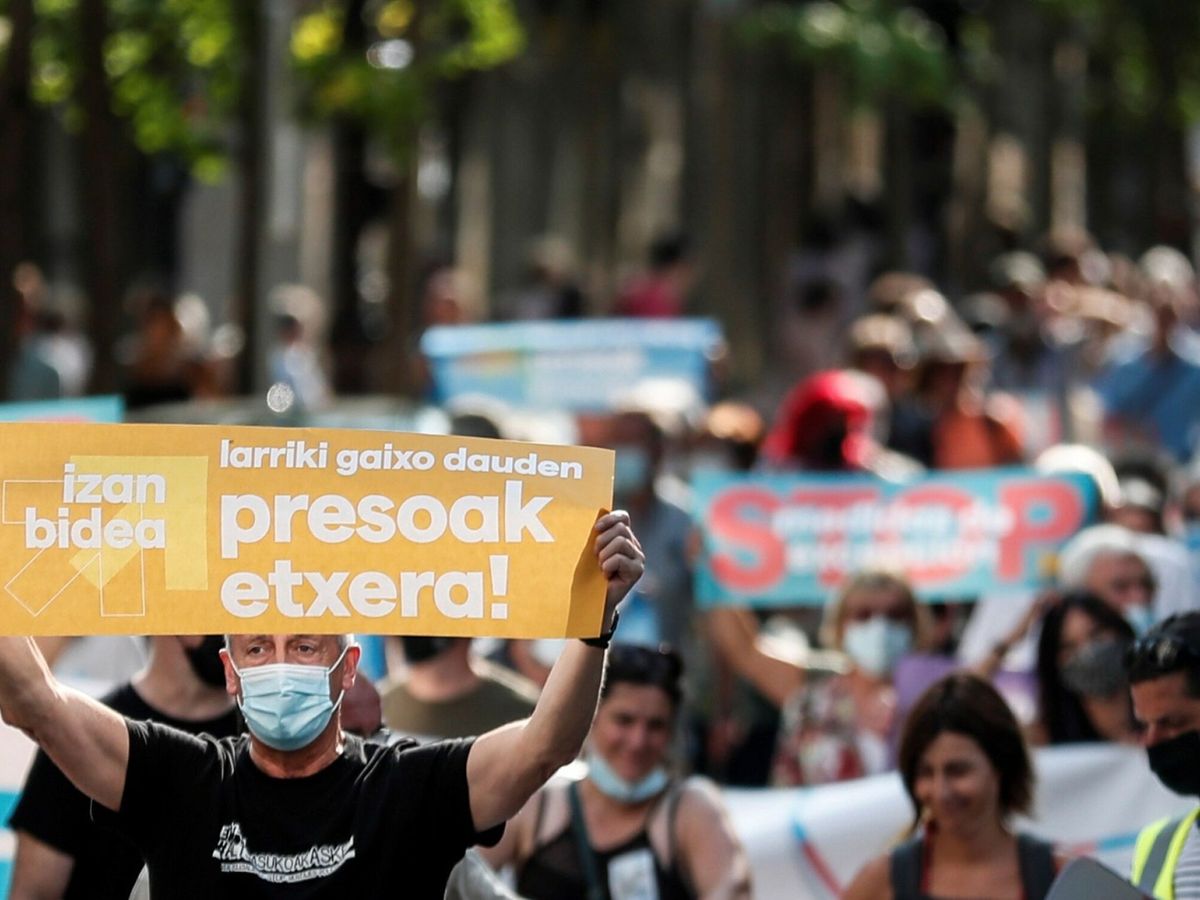 Foto: Manifestación convocada por la red ciudadana de apoyo a los presos de ETA. (EFE)