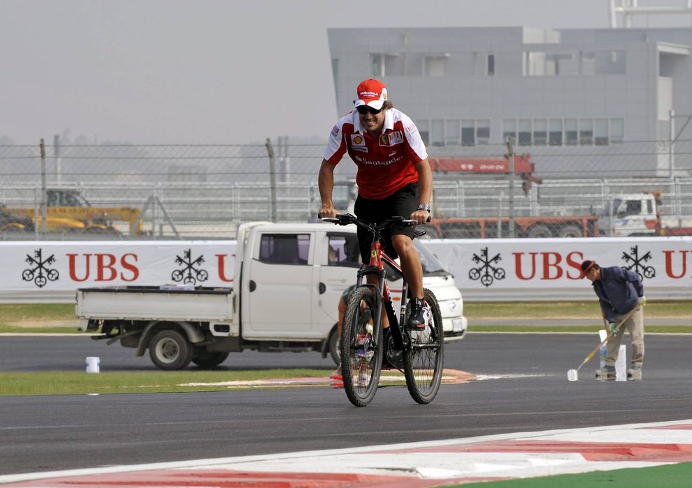 Foto: Fernando Alonso ha dejado en 'stand by' el proyecto de crear un equipo ciclista.