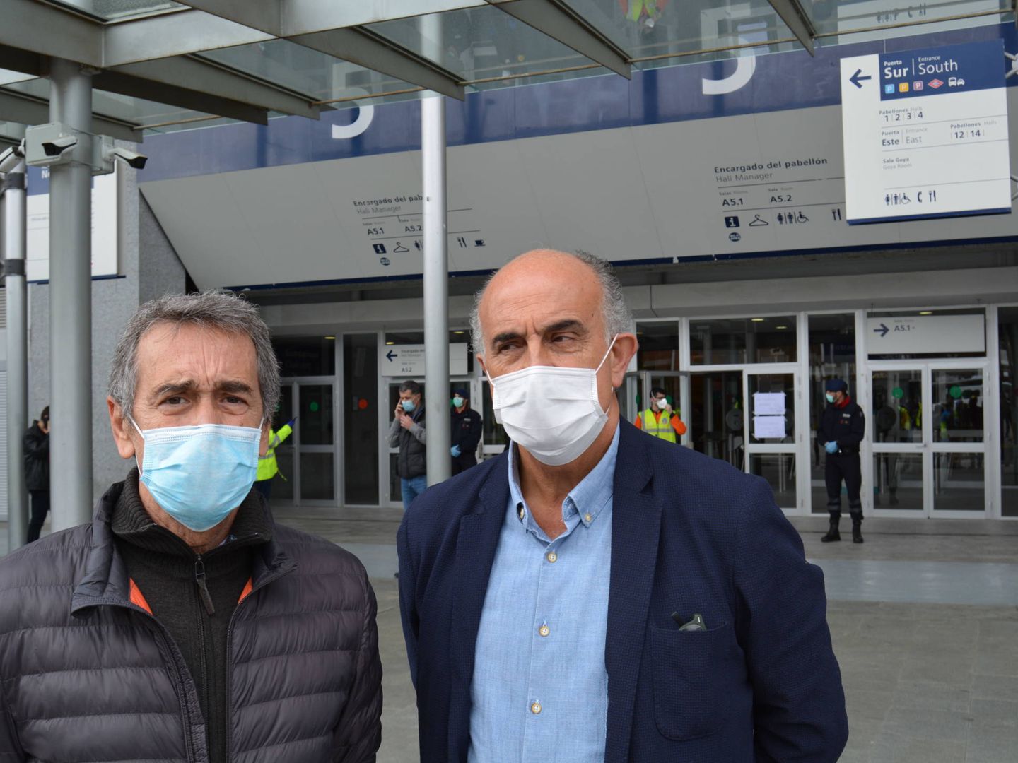 Javier Marco (i) y Antonio Zapatero (d), directores del hospital de campaña en IFEMA. (M. G. R.)