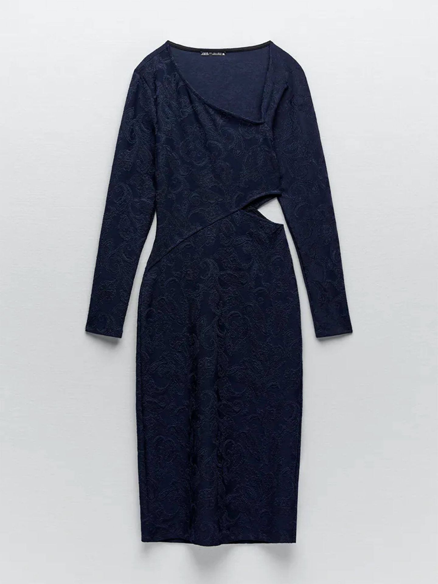 Vestido de Zara con efecto 'tipazo' que luce Rocío Osorno. (Zara/Cortesía)