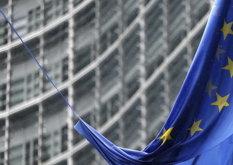 Foto: Una bandera de la Unión Europea en Bruselas (Reuters)