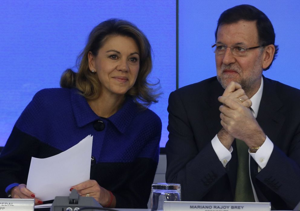 Foto: El presidente del Gobierno, Mariano Rajoy, y la secretaria general del PP, María Dolores de Cospedal. (Reuters)