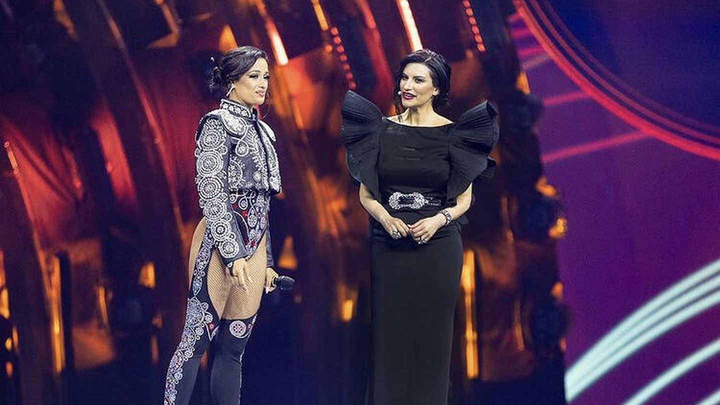 Laura Pausini y Chanel, durante la segunda semifinal de Eurovisión 2022. (Instagram @laurapausini)
