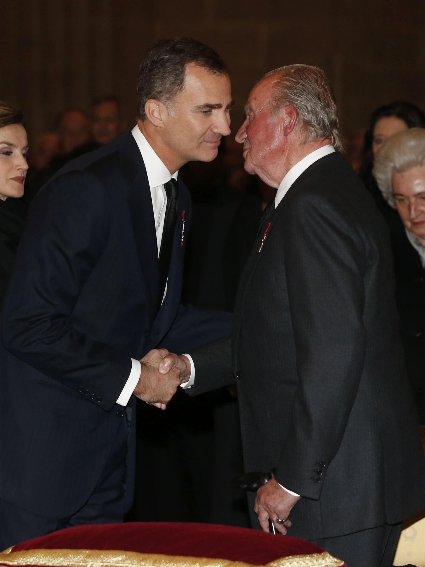 El rey Felipe y don Juan Carlos, en una imagen de archivo. (EFE)