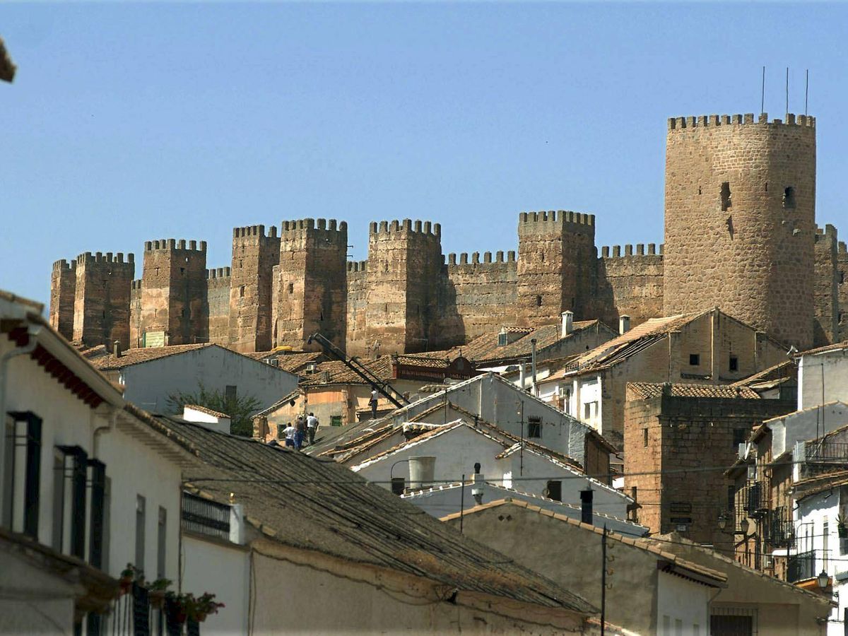 Foto: El castillo de Burgalimar es una de las fortalezas más antiguas de Europa. (EFE/José Pedrosa)