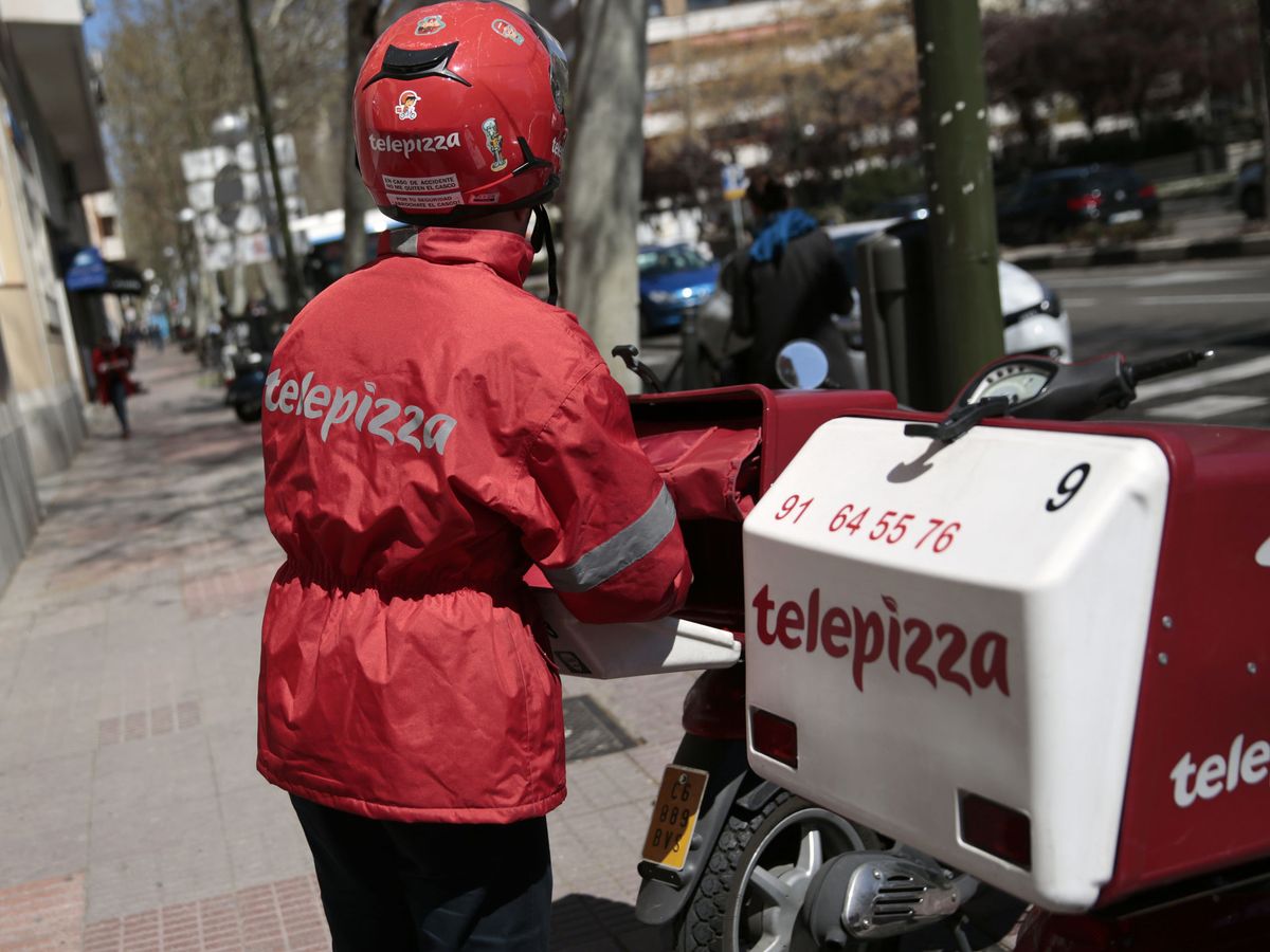 Foto: Repartidor de Telepizza. (Reuters/Andrea Comas)