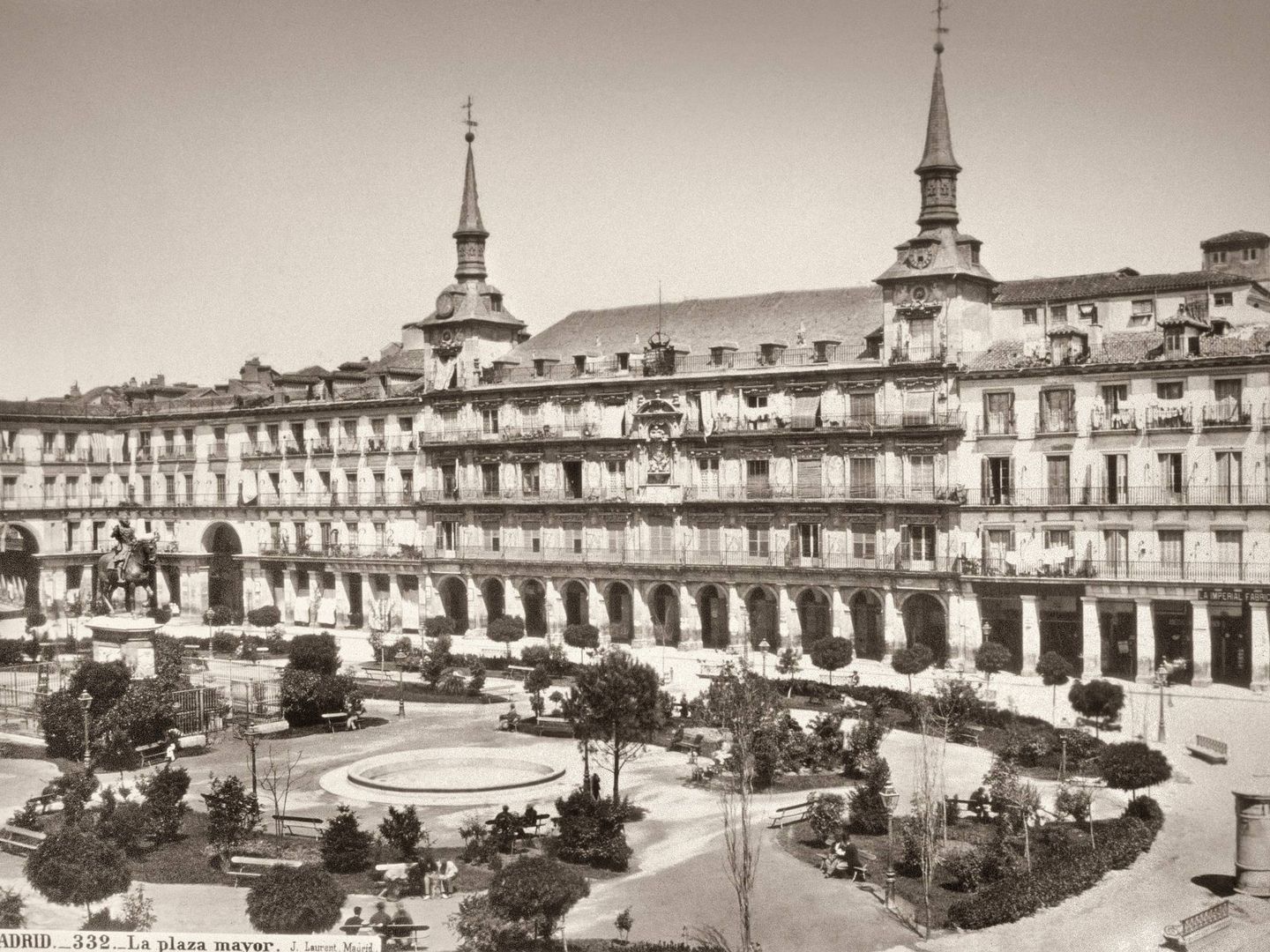 Plaza Mayor. Jean Laurent. 1867