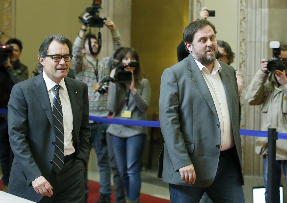Foto: El presidente catalán, Artur Mas (CiU) (i) , y el líder de ERC, Oriol Junqueras. (EFE)