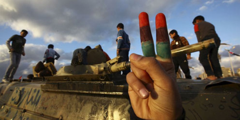 Foto: El contraataque de las tropas de Gadafi contiene la ofensiva rebelde