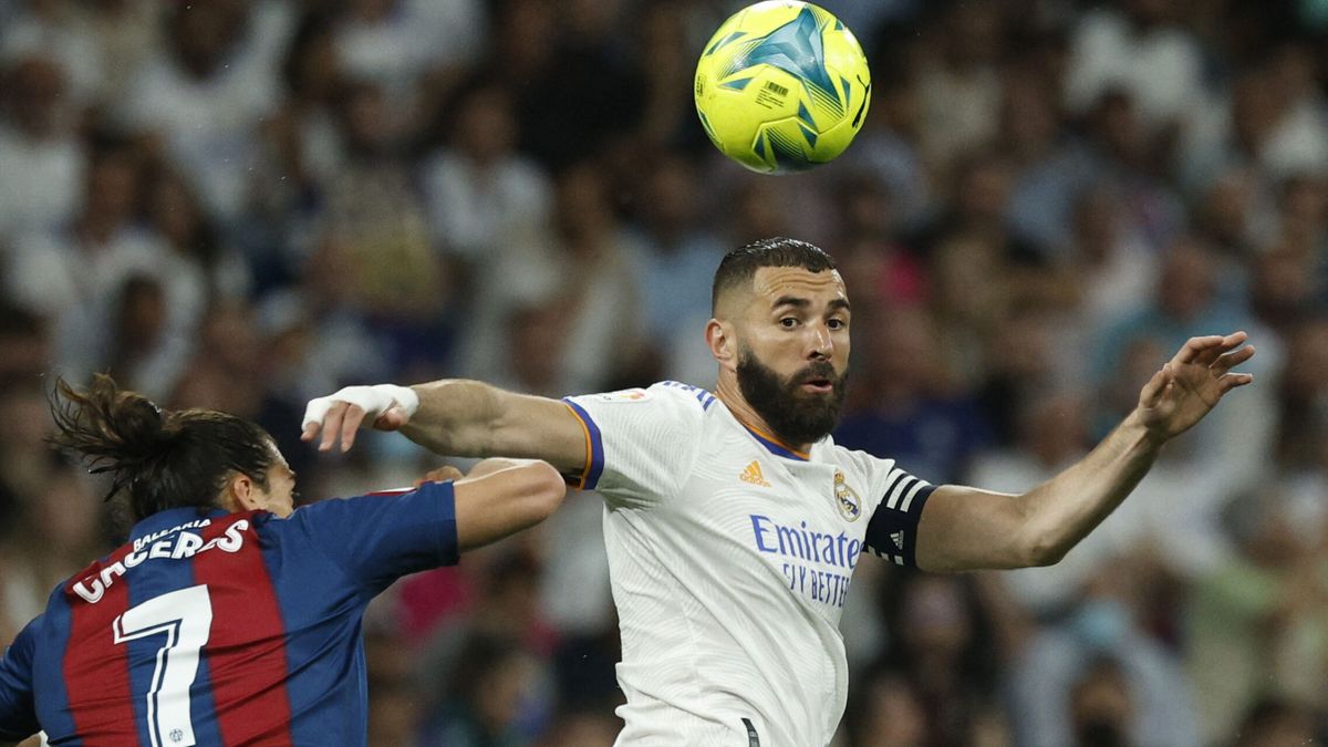 Pasillo y goleada del Real Madrid al Levante en el día que Benzema iguala a Raúl (6-0)