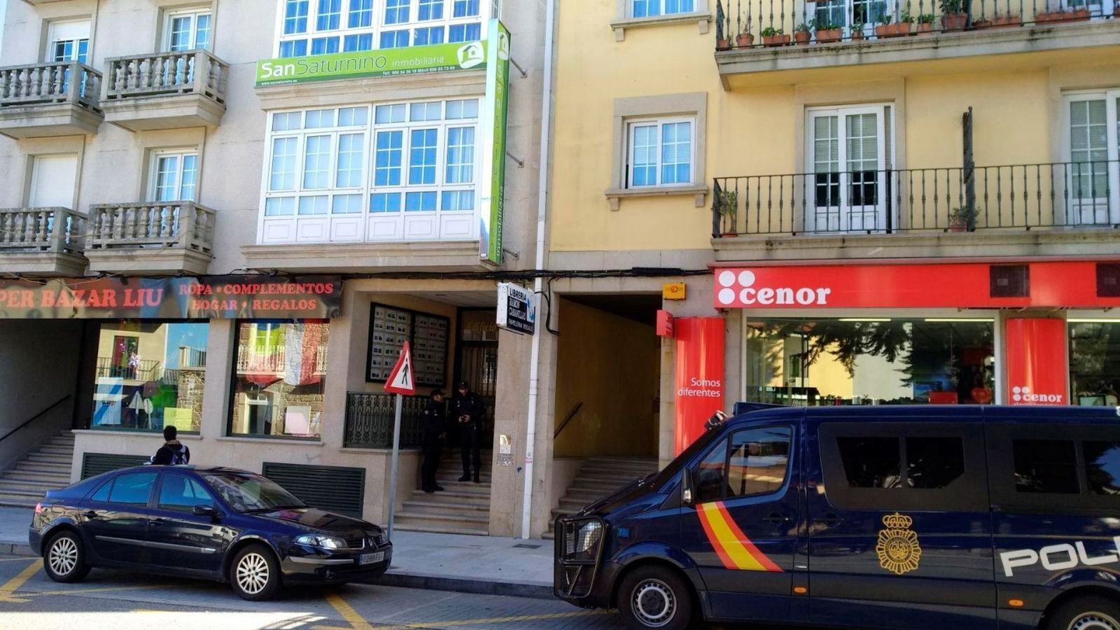 Foto: Inmobiliaria registrada por la Policía Nacional en el marco de la operación contra Sito Miñanco. (EFE) 
