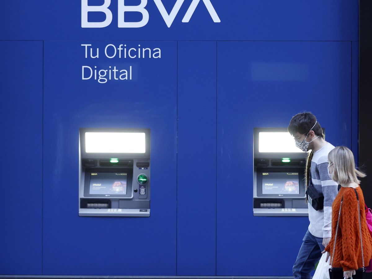 Foto: Imagen de una oficina digital del banco BBVA. (EFE/Luis Tejido)